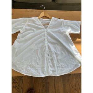 White Embroidered V Neck Flowy Shirt Top Women's Bohemian Casual Short Sleeve M